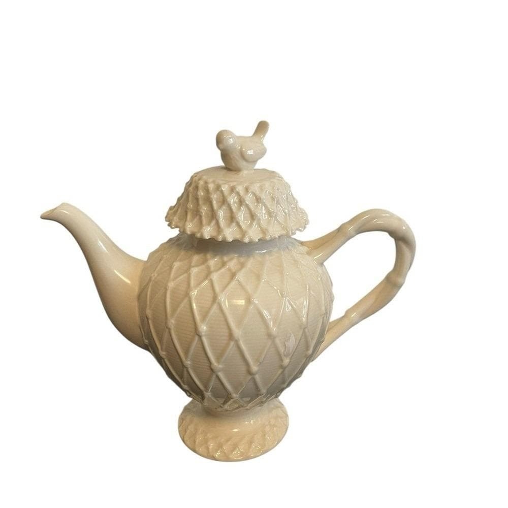 Paris Royal White Porcelain Teapot Bird‎ Finial Lattice Quilted Pattern France